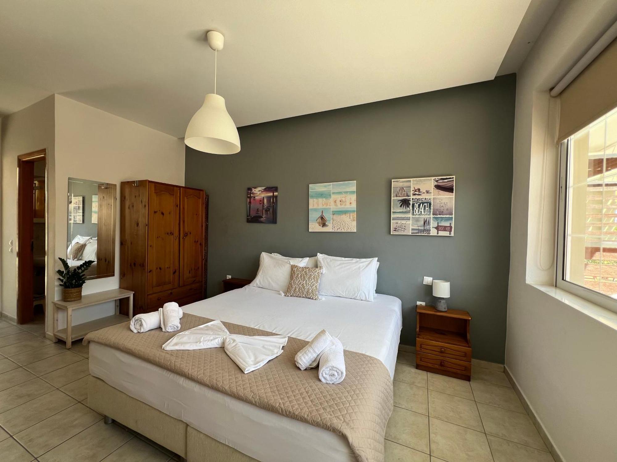 Artemis Rooms Two Steps By The Sea Platanés Esterno foto