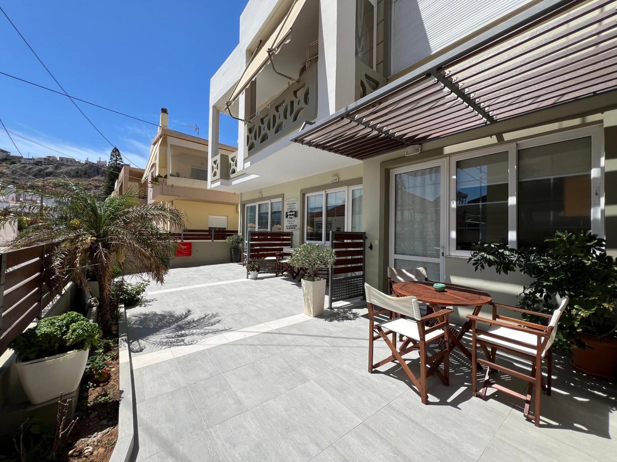 Artemis Rooms Two Steps By The Sea Platanés Esterno foto